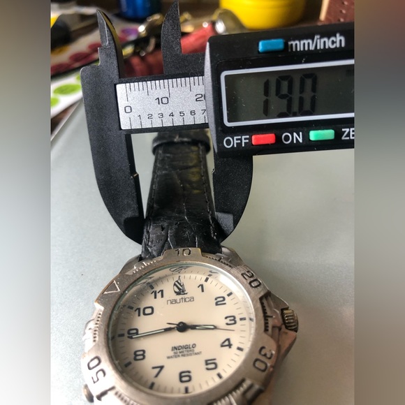 Nautica Watch Men Silver Tone white Dial black leather band excellent condition - Picture 14 of 14
